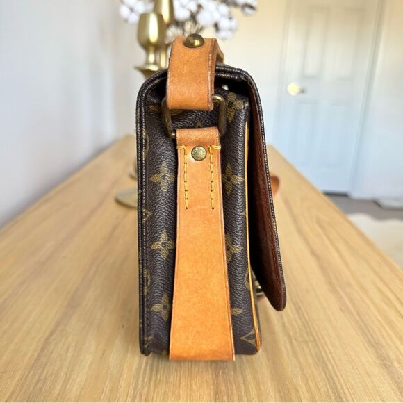 ✅AUTHENTIC✅LOUIS VUITTON CARTOUCHIERE MM CROSSBODY - Picture 4 of 14